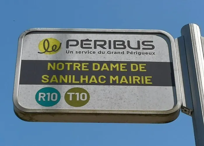 Chambre Meublee Avec Vue Panoramique A Perigueux