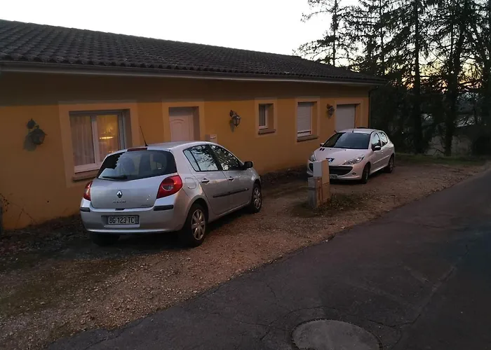 Chambre Meublee Avec Vue Panoramique A Perigueux